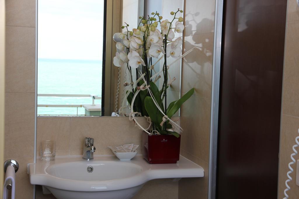 Hotel Metropol Pesaro Eksteriør billede